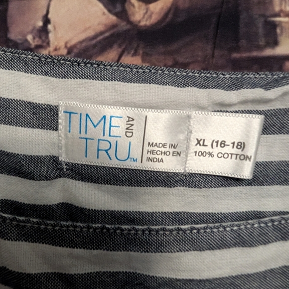 Time and Tru Women's Gray Striped Blouse - Picture 2 of 2